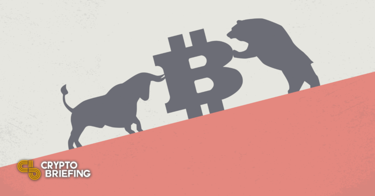 Bitcoin montre des drapeaux rouges alors que les baleines se vendent en masse